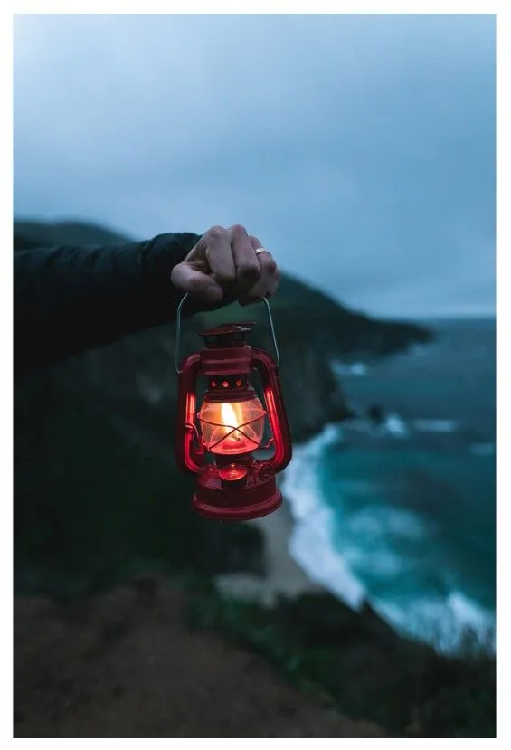 HURICANE LANTERN - 8 IN